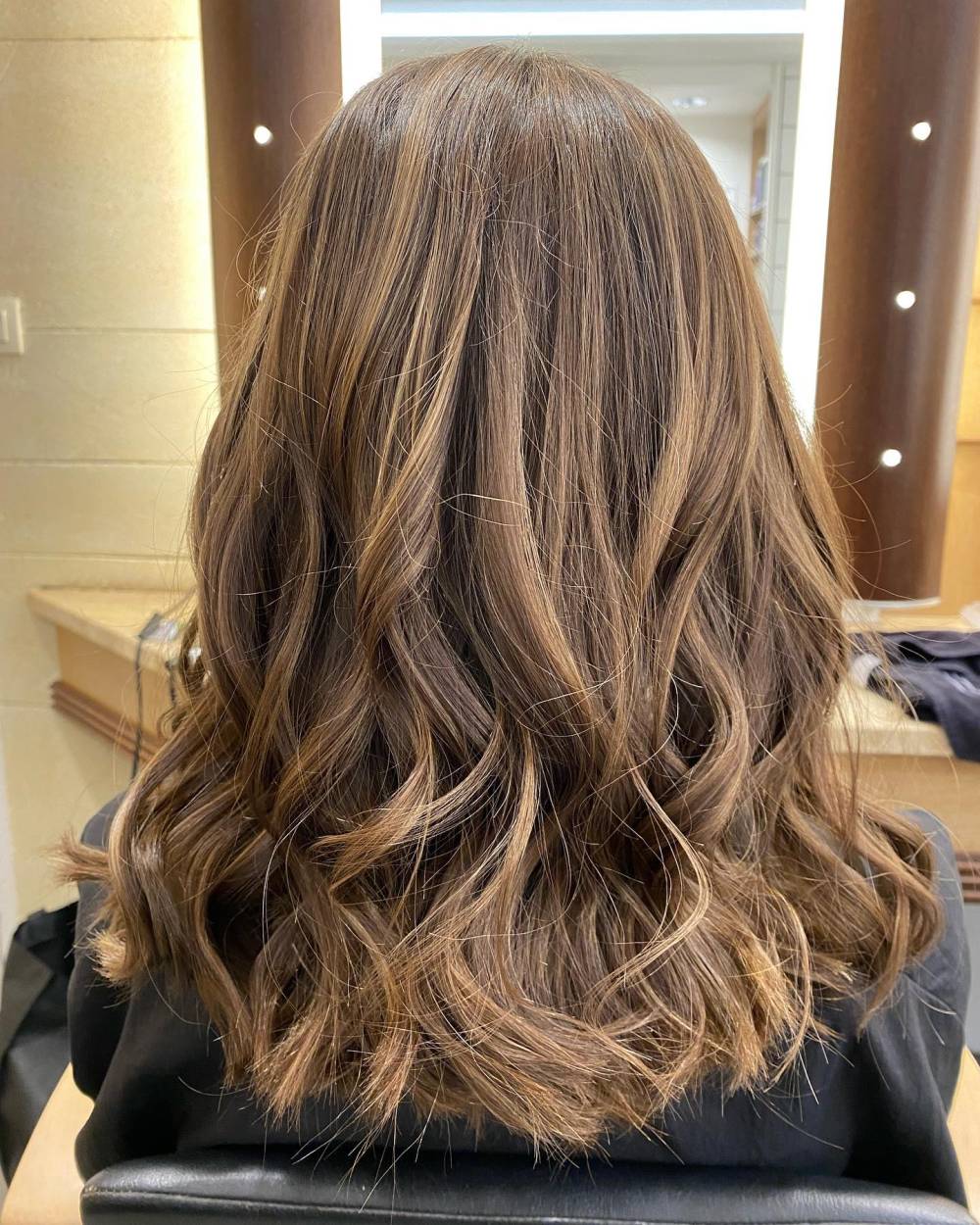 balayage miel cheveux bruns
